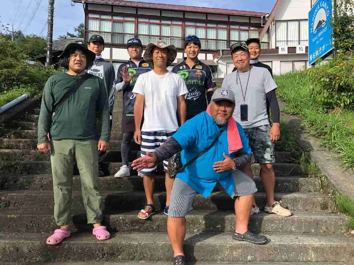 8月下旬、草トーナメント「ダウト」の第4戦に集まったメンバー。俺とモッチー以外はいずれ劣らぬ凄腕のローカルだ。©横沢鉄平