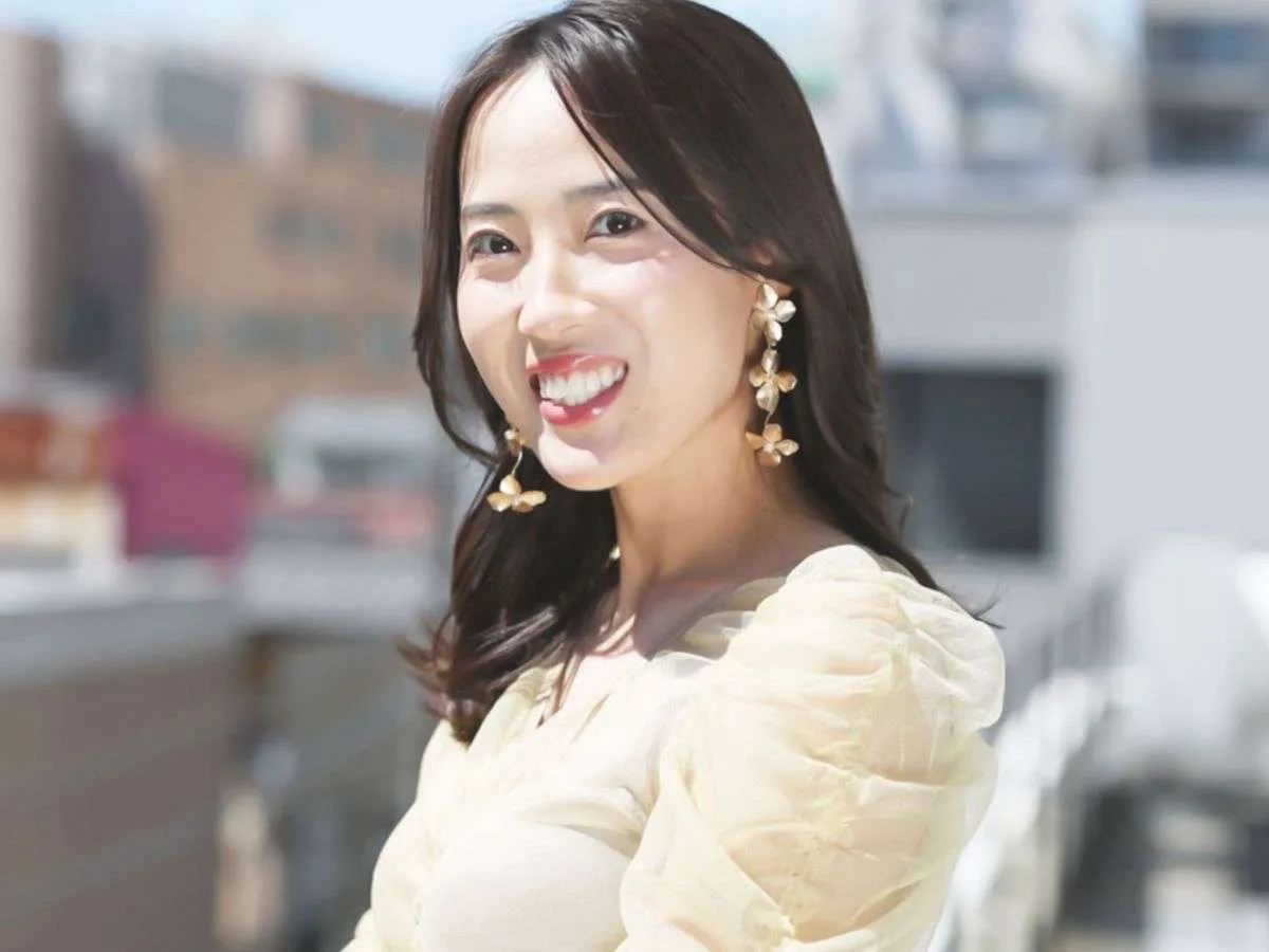 釣りビジョンでも様々な番組で活躍中の「おかまり」こと岡田万里奈さん。かつては、ガールズバンド「LoVendoЯ」として活動していた。©釣りビジョン