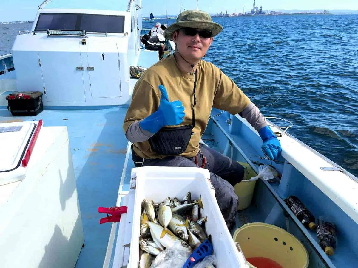 食い渋る時間もあったが、竿頭は束釣り達成！　©釣りビジョン