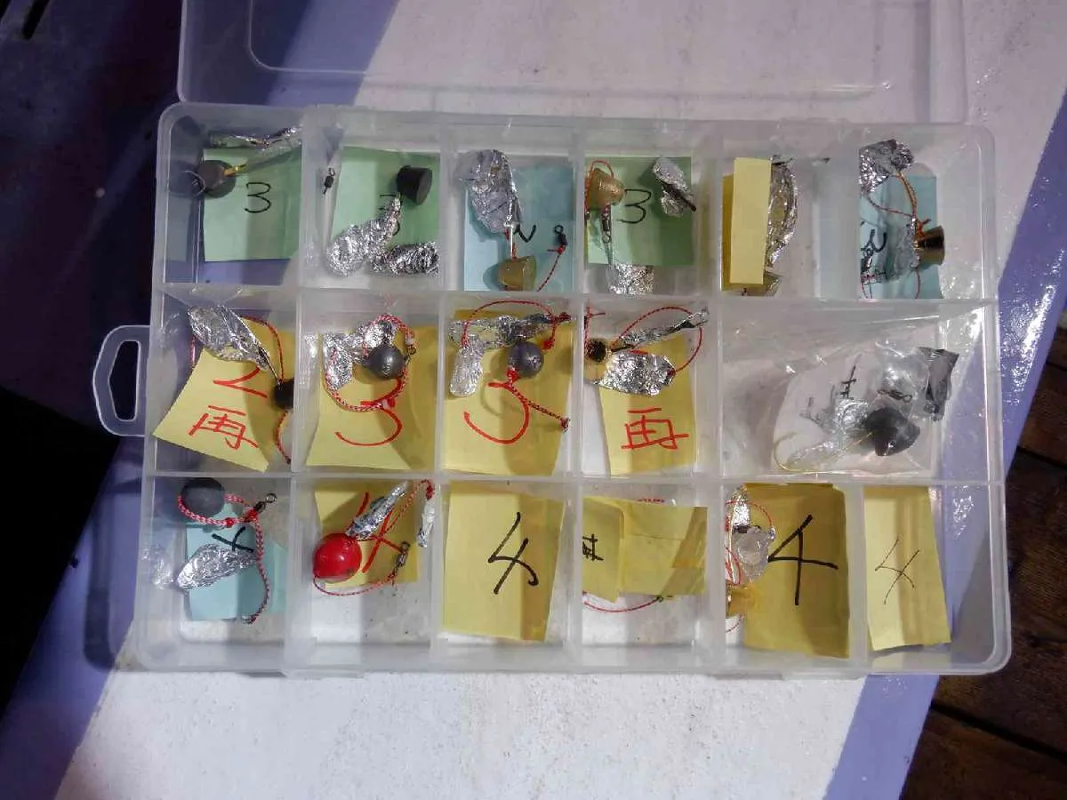 ハリをアルミホイルで巻くと錆びにくいとのこと ©釣りビジョン