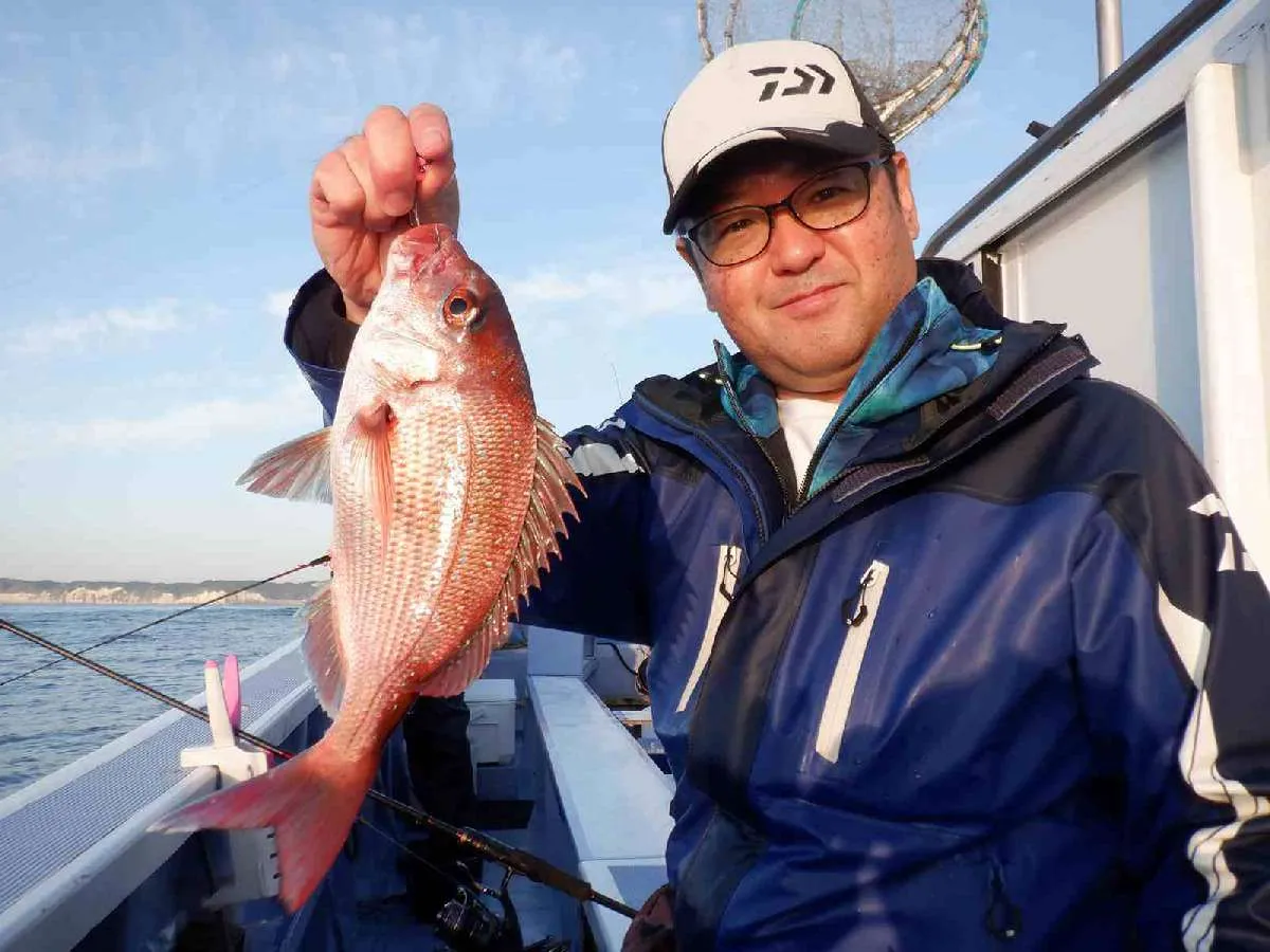 600、700ｇか!?浅場なので良く引いた！ ©釣りビジョン