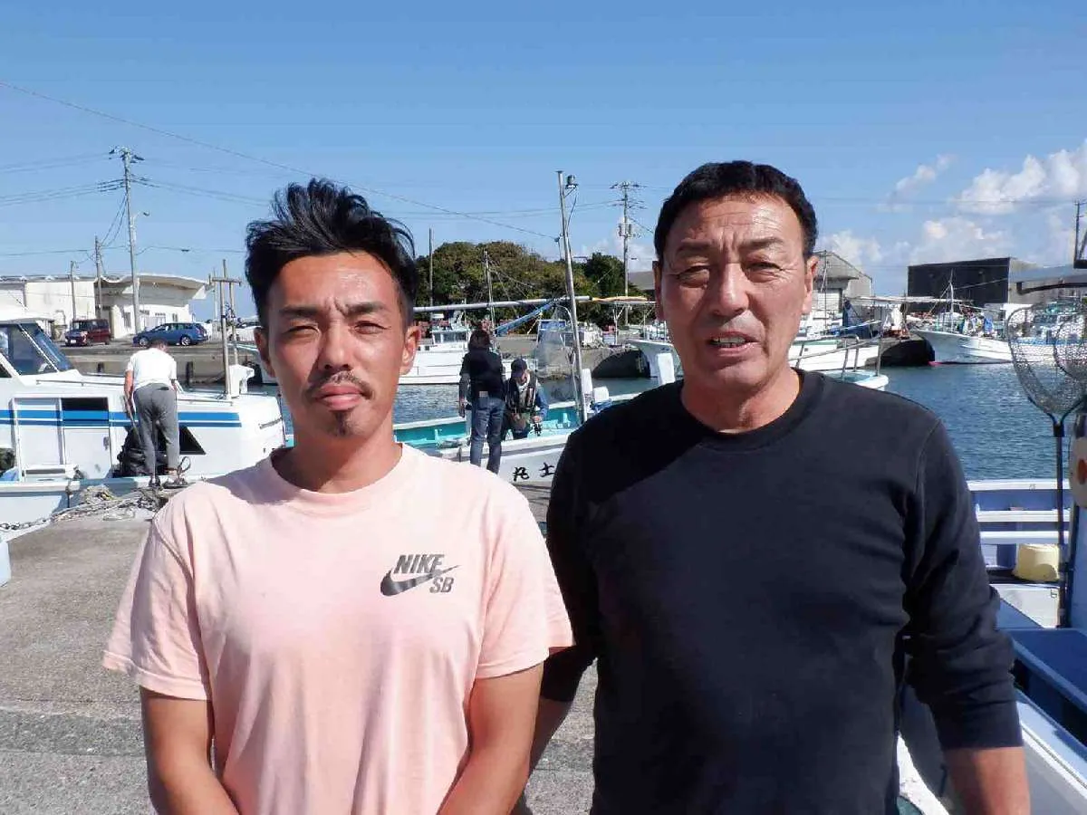 山口新一船長（右）と山口大地若船長（左） ©釣りビジョン