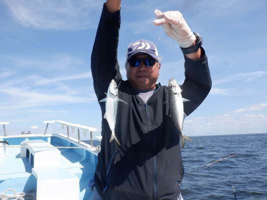 エキスパートな釣り師は淡々とダブル・ゲット！ ©釣りビジョン