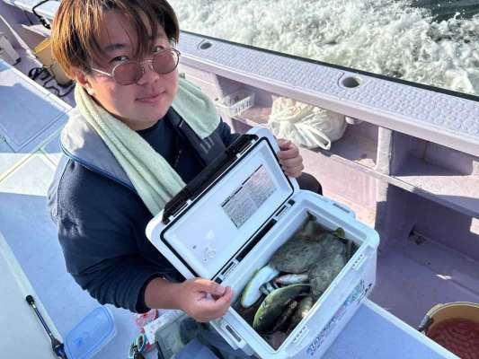 釣れる魚種が多様でクーラーは賑やか！ ©釣りビジョン