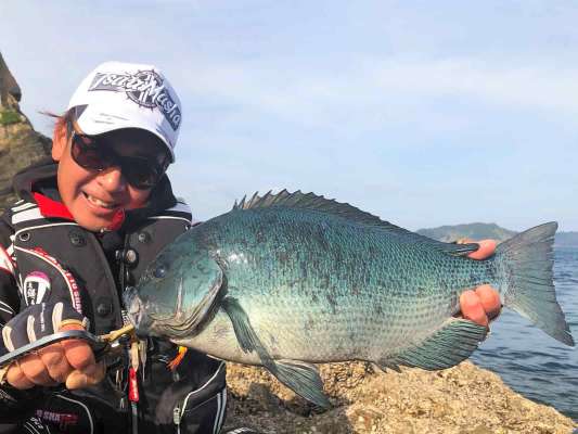 秋の日振島での釣行。良型グレも登場！ ©釣りビジョン
