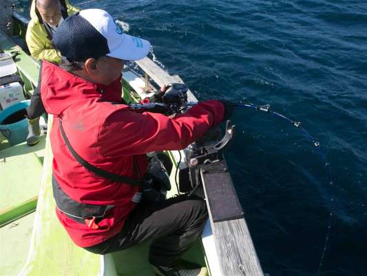 泳がせ仕掛けにヒットしたが…。 ©釣りビジョン