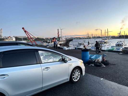 駐車スペースと乗船場所が近く積み降ろし楽ラク。 ©釣りビジョン
