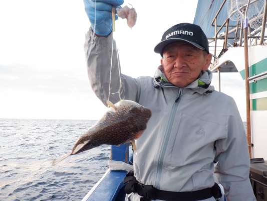 陽が高くなるにつれ釣り座に関係なく釣れるようになった！ ©釣りビジョン