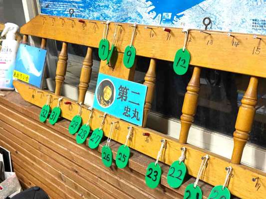 アオリイカ船は勇治船長の『第二忠丸』。 ©釣りビジョン