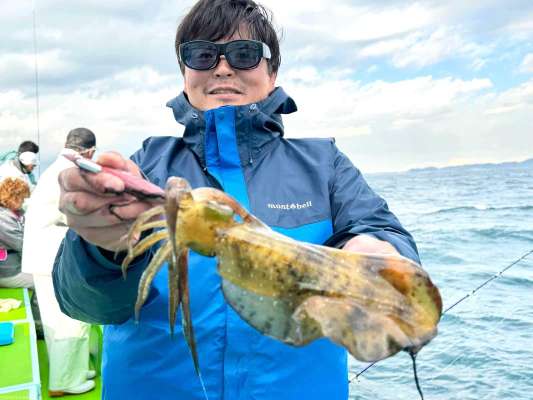 今季6回目の乗船、3杯を獲って竿頭！ ©釣りビジョン