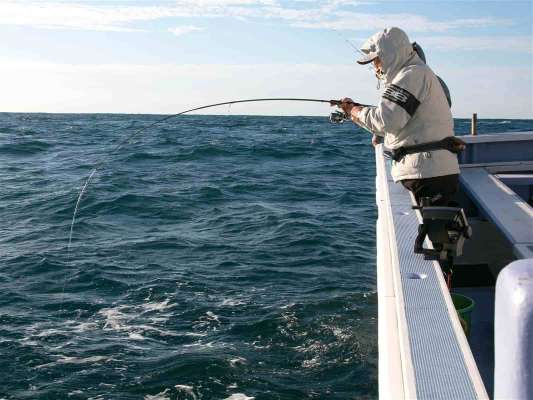 こちらもファイト中。 ©釣りビジョン