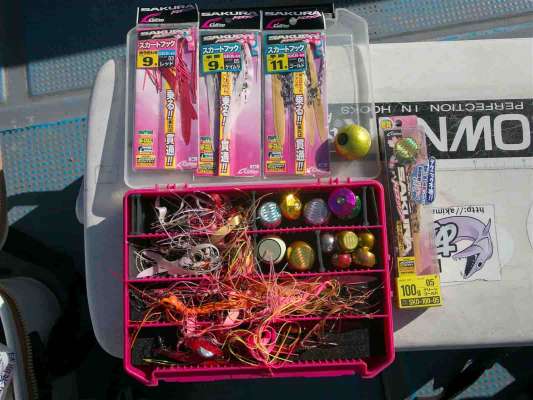 様々なタイプ・ウエイトのタイラバを準備するとよい。 ©釣りビジョン