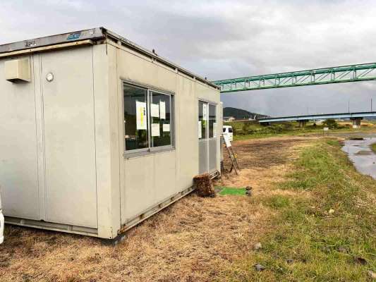 五十嵐川を愛するみんなの聖地「鮭小屋」。 ©横沢鉄平