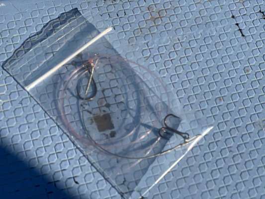 ハリスの一部にワイヤーを使用した船長仕掛けも興味深い。 &copy;釣りビジョン