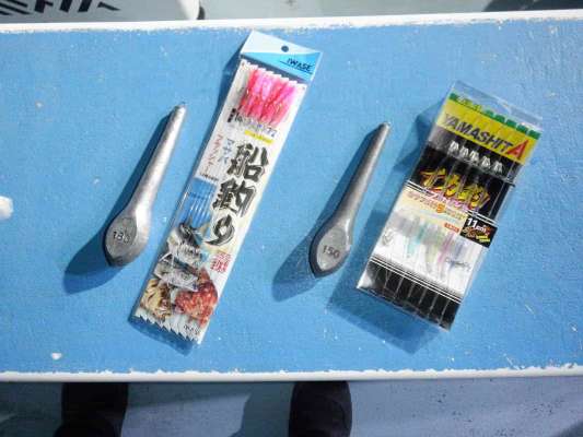 仕掛けやオモリは受付・船内どちらでも購入できる。 &copy;釣りビジョン