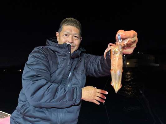 待望の船中一杯目！ &copy;釣りビジョン