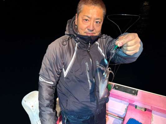 時合いを逃さず手堅くゲット！ &copy;釣りビジョン