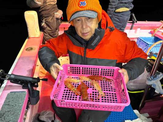 辛抱の釣りで7杯を釣って竿頭！ &copy;釣りビジョン