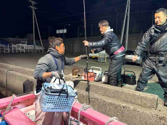 下船はゆっくり確実、安全に！ &copy;釣りビジョン