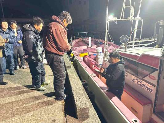 乗船料の支払いは下船後に（お忘れ無く！） &copy;釣りビジョン