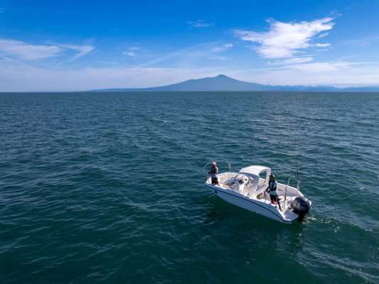 自分で魚のいそうなポイントを探して、周りに気兼ねなく釣りを楽しめる。