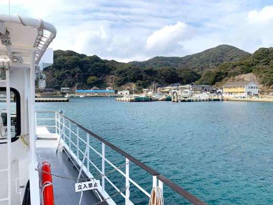 ひっそり静かな港へ。 &copy;釣りビジョン