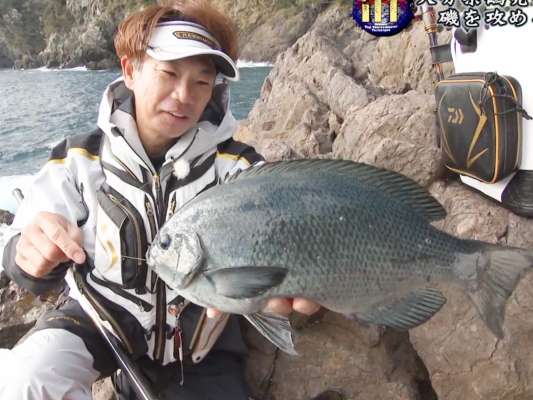 一投目から良型グレをヒット！トップトーナメンターの精度を見せつける。