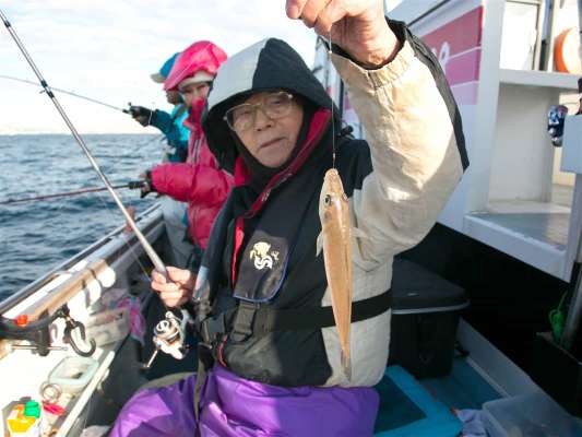 良型が上がる。 &copy;釣りビジョン