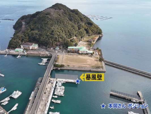 1ヵ所目のポイント。北側の島と暴風壁で北西風が遮られ、アジングが可能に。&copy;釣りビジョン