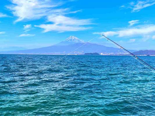 釣り場の目の前は絶景の富士山！ &copy;釣りビジョン