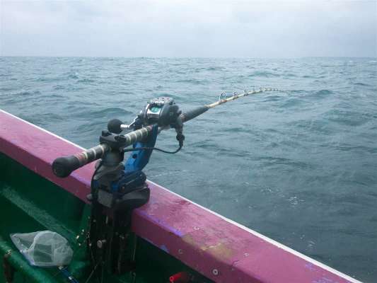 今回はマハタも兼用出来る竿を持ち込んだ。 &copy;釣りビジョン