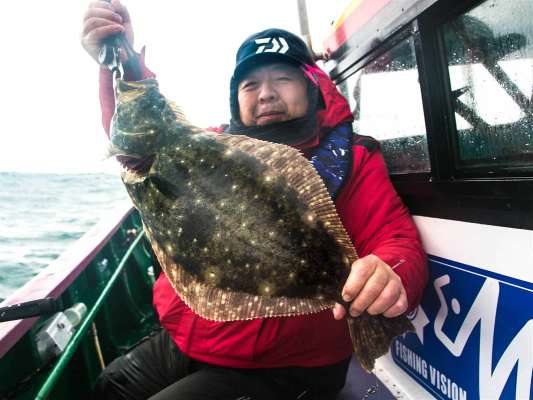 良型2枚目流石です。 &copy;釣りビジョン