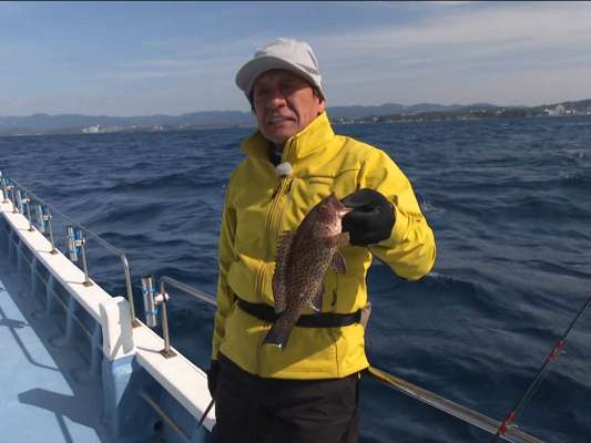 当日、アタリはあるものの、なぜか釣れるのはオオモンハタばかり。3連チャンでゲストが続いた。&copy;釣りビジョン