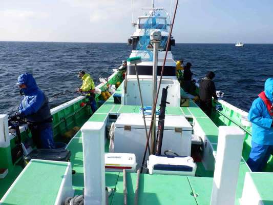 朝一番は野比沖でウォーミングアップ。この後、久里浜沖へ。 &copy;釣りビジョン
