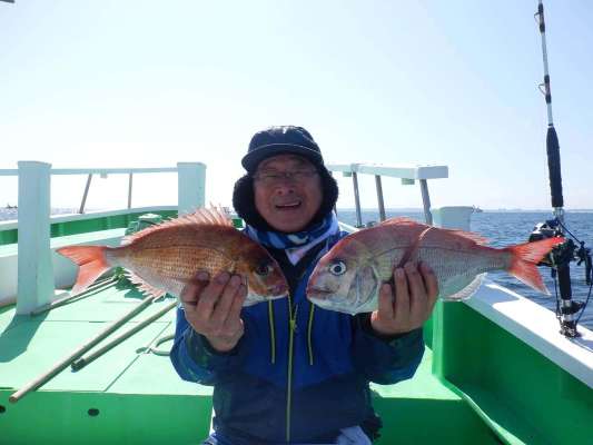 「前回の釣行は顔見ずでした。今回はリベンジ成功です！」 &copy;釣りビジョン