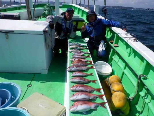 この日のマダイは平均1kg弱、クロダイ交じりで数好調！ &copy;釣りビジョン