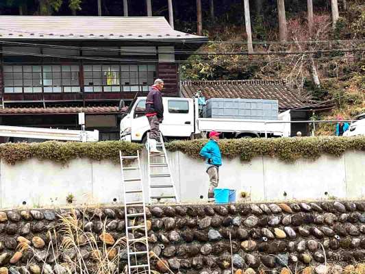 8:30を過ぎると各ポイントに放流が始まった。 &copy;釣りビジョン