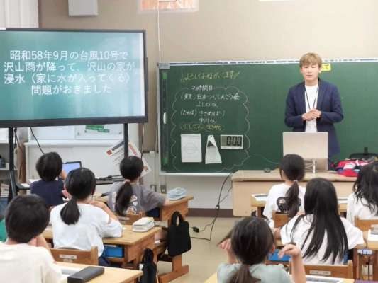 丹波市立黒井小学校3年の座学の様子。