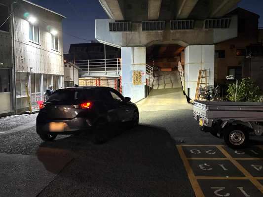 トラフグ乗合の釣人は2階駐車場へ。 &copy;釣りビジョン