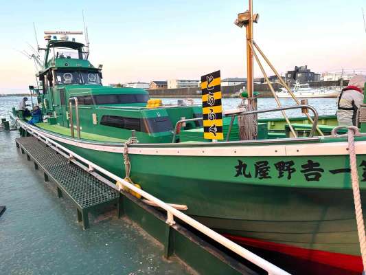 船縁の「とらふぐ」立て看板が目印。 &copy;釣りビジョン