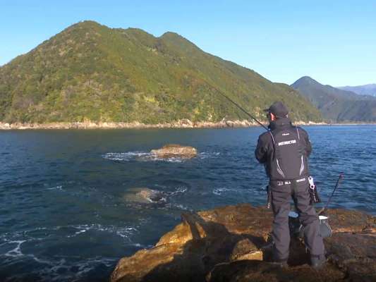 脚長ウキを多用するのが波多瑞紀の特徴。 