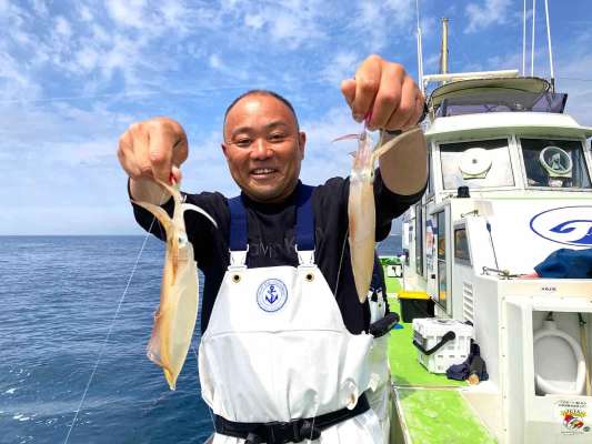 こちらもマルイカのダブル。時合い突入か。 &copy;釣りビジョン