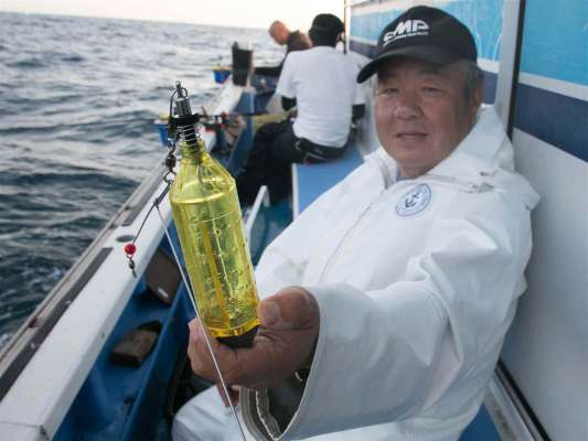 コマセカゴは上部3分の1開口が基本。 &copy;釣りビジョン