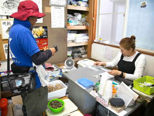 釣り物を伝えて受付完了。 &copy;釣りビジョン
