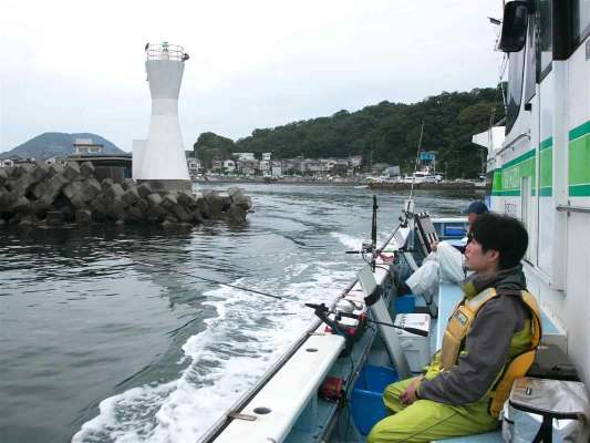 勝山漁港を出船し和田・千倉方面へ。 &copy;釣りビジョン