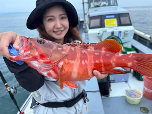 1投目からこの良型、期待が高まる！ &copy;釣りビジョン