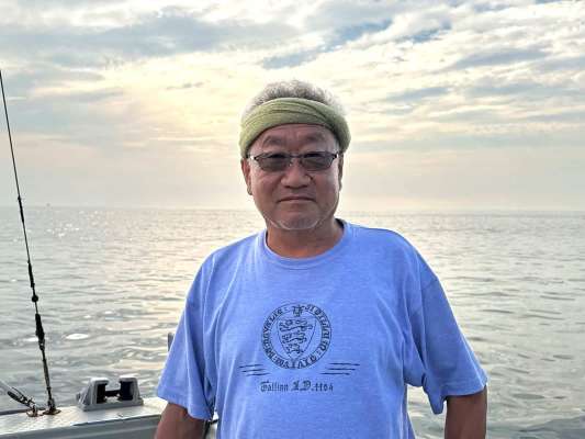 親切でフレンドリーな向笠仁志船長。 &copy;釣りビジョン