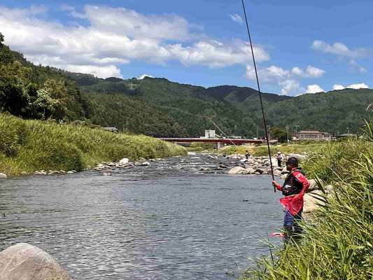 元気な野鮎で連チャンの始まり。 &copy;釣りビジョン