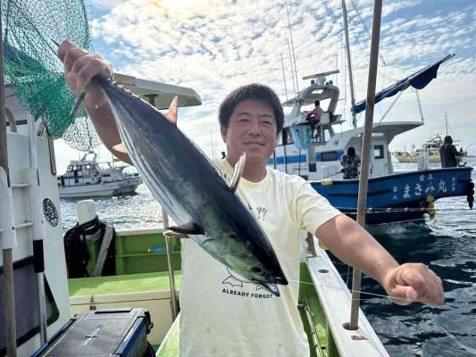 同時ヒットのグッドサイズ、期待は高まる！ &copy;釣りビジョン
