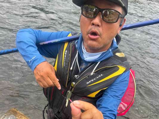 針8.5号ハリス1.7号が引きちぎられた！ &copy;釣りビジョン